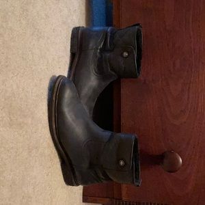 Frye Mara shearling short